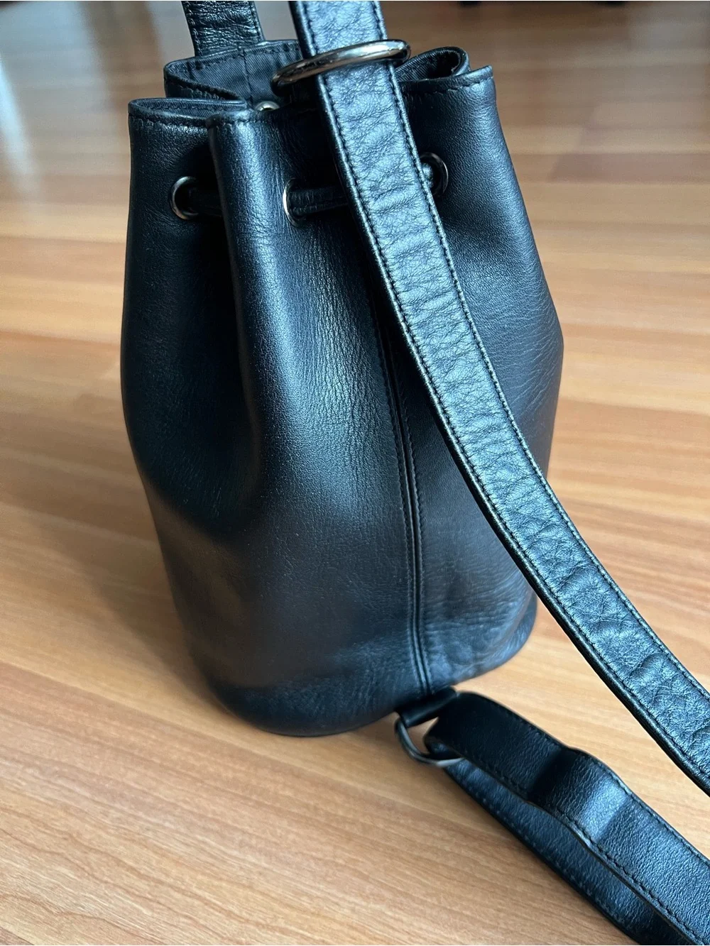 Crouch & Fitzgerald Black Leather Bucket Bag Convertible Backpack Purse